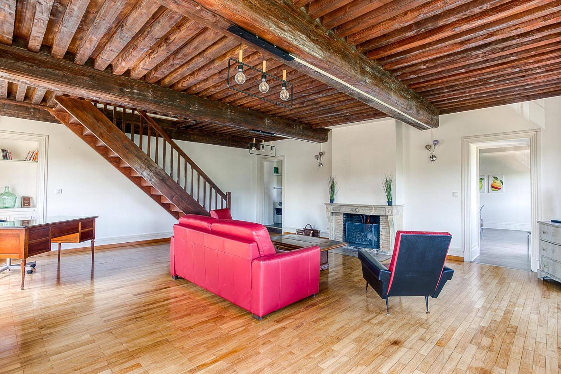 Sejourner Au Chateau De La Roue Grand Appartement Lissieu Esterno foto