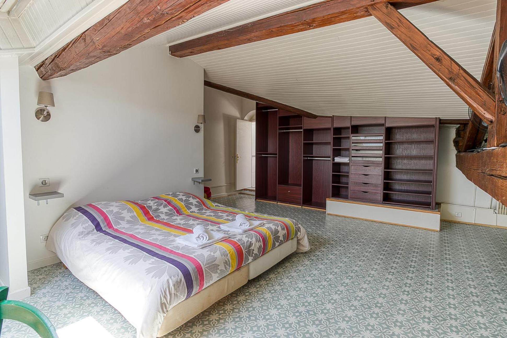 Sejourner Au Chateau De La Roue Grand Appartement Lissieu Esterno foto