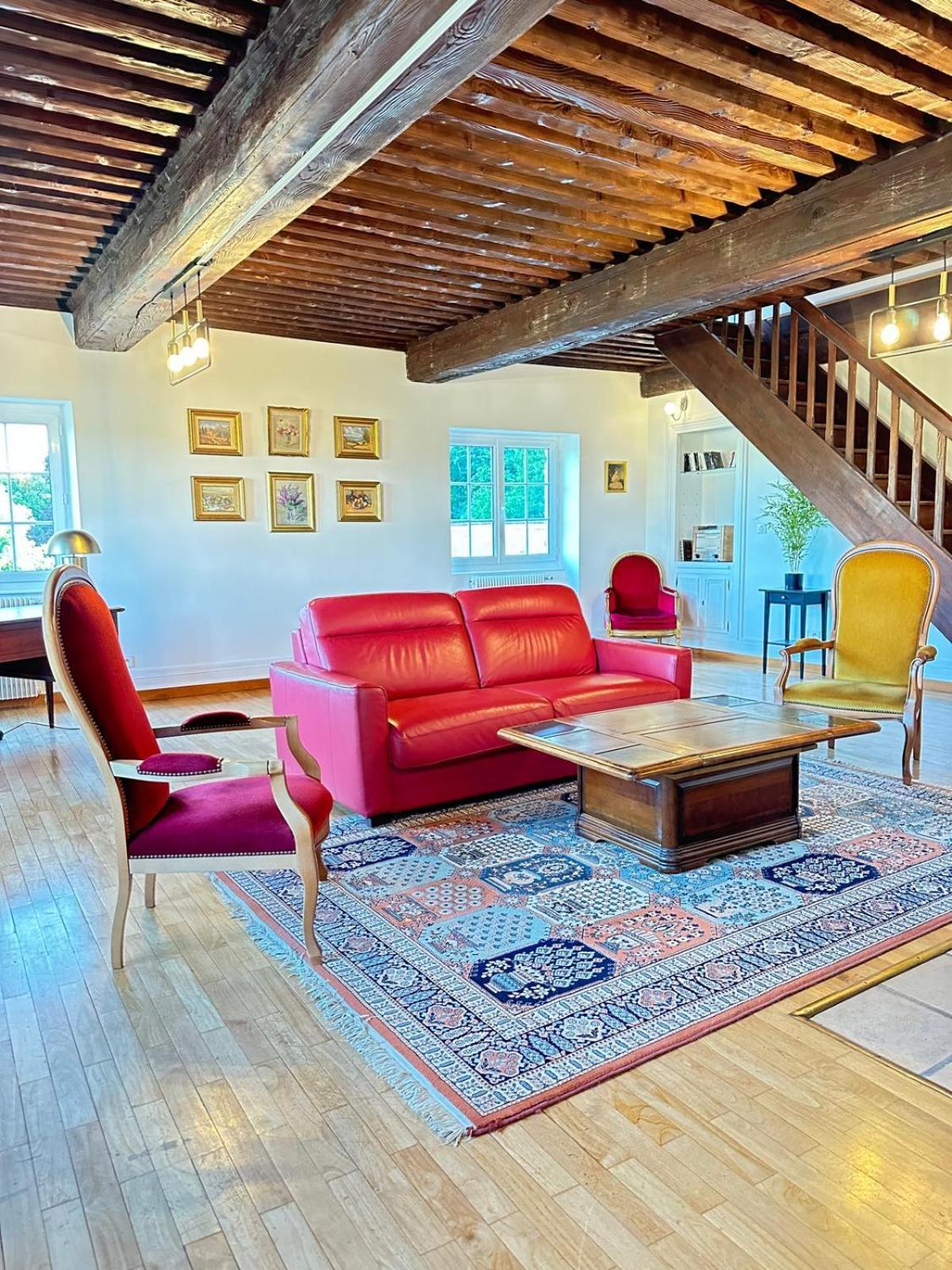 Sejourner Au Chateau De La Roue Grand Appartement Lissieu Esterno foto